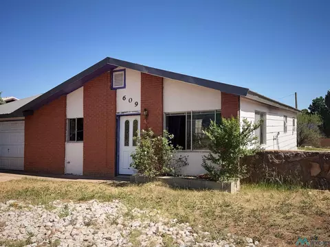 609 Dalbey Dr, Las Vegas, NM 87701