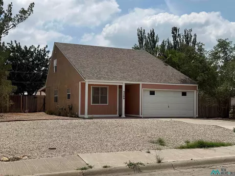 3209 Chiquita Ln, Roswell, NM 88201