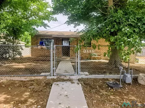 2606 Wyoming St, Carlsbad, NM 88220
