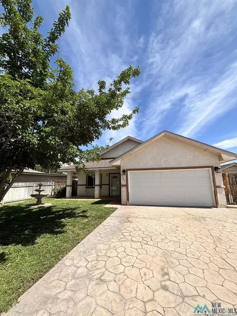 2103 W Juniper St, Roswell, NM 88203