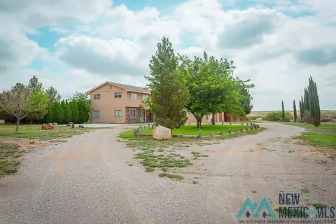14 Nichol St, Carlsbad, NM 88220