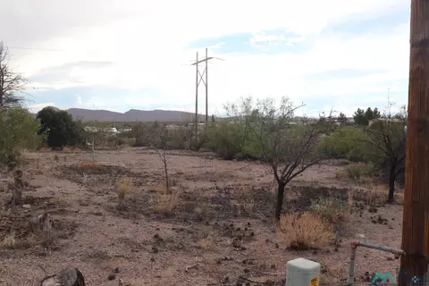 206 San Mateo St, Elephant Butte, NM 87935