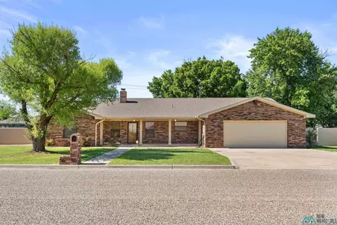 512 E 17th St, Portales, NM 88130