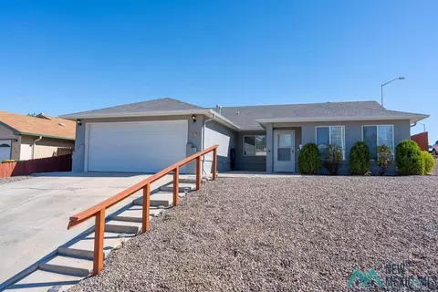 3701 Buckingham St, Farmington, NM 87402