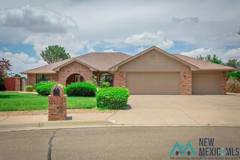 17 Granite Cir, Roswell, NM 88201