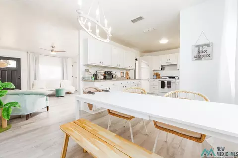 105 E Tierra Blanca St, Clovis, NM 88101