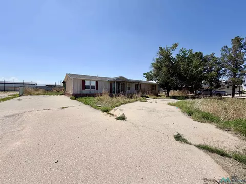 5103 Tierra Bonita Rd, Carlsbad, NM 88220