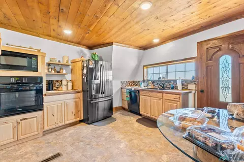 Kitchen - 1019 Curry Road O St, Clovis, NM 88101 photo 1 of 2