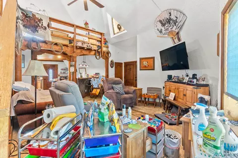 Living - 1019 Curry Road O St, Clovis, NM 88101 photo 2 of 3