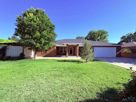 2007 W Beech St, Portales, NM 88130