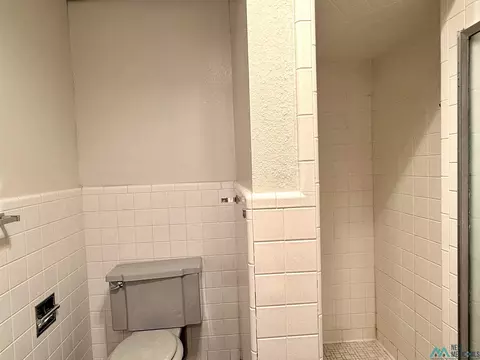 Bath - 1400 Oakhurst Rd, Clovis, NM 88101 photo 8 of 8