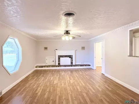 Living - 1400 Oakhurst Rd, Clovis, NM 88101 photo 1 of 3
