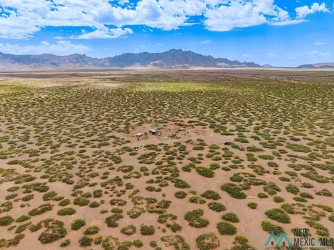 17 SE Wyoming Ave, Deming, NM 88030