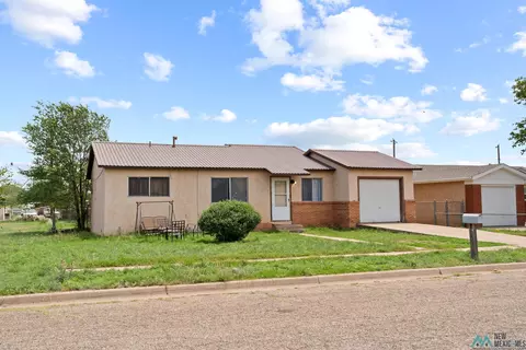 Exterior - 1009 Gila St, Clovis, NM 88101 photo 2 of 3