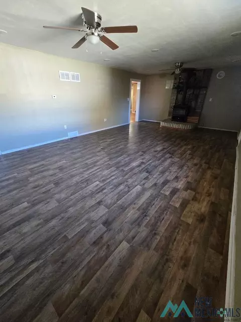 Living - 108 Park Dr, Clovis, NM 88101 photo 11 of 11