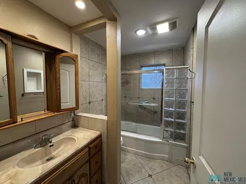 Bath - 108 Park Dr, Clovis, NM 88101 photo 1 of 5
