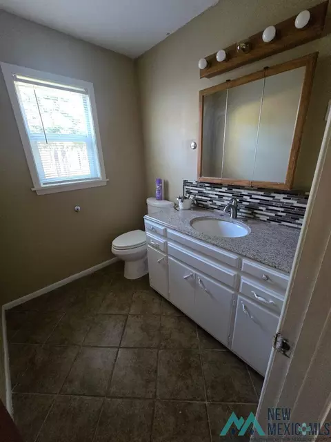 Bath - 108 Park Dr, Clovis, NM 88101 photo 5 of 5
