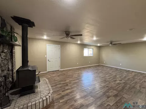 Living - 108 Park Dr, Clovis, NM 88101 photo 4 of 11