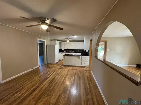 Living - 108 Park Dr, Clovis, NM 88101 photo 3 of 11
