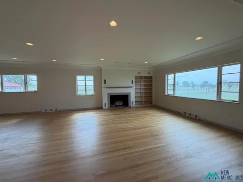 Living - 570 Curry Road 10, Clovis, NM 88101 photo 2 of 5