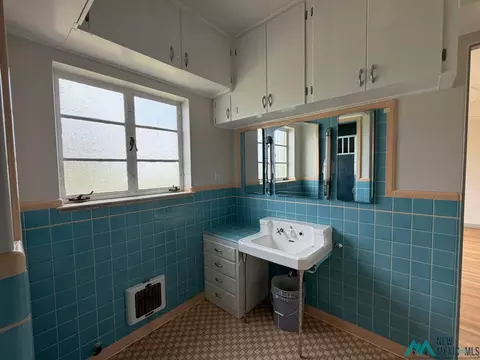 Bath - 570 Curry Road 10, Clovis, NM 88101 photo 10 of 14