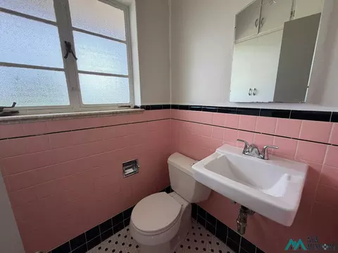 Bath - 570 Curry Road 10, Clovis, NM 88101 photo 13 of 14