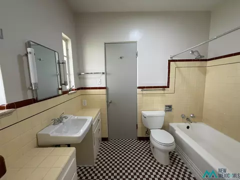 Bath - 570 Curry Road 10, Clovis, NM 88101 photo 1 of 14