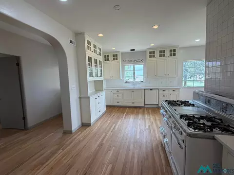 Kitchen - 570 Curry Road 10, Clovis, NM 88101 photo 2 of 7