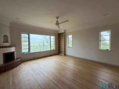 Living - 570 Curry Road 10, Clovis, NM 88101 photo 5 of 5
