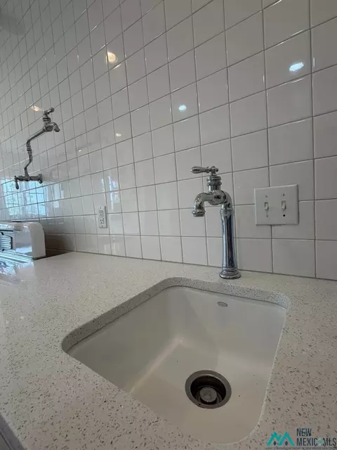 Kitchen - 570 Curry Road 10, Clovis, NM 88101 photo 3 of 7
