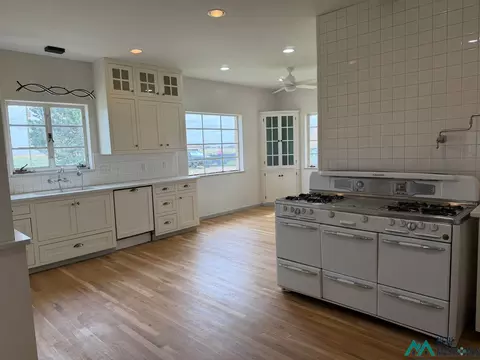 Kitchen - 570 Curry Road 10, Clovis, NM 88101 photo 1 of 7