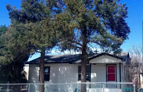 904 Ortega St, Carlsbad, NM 88220