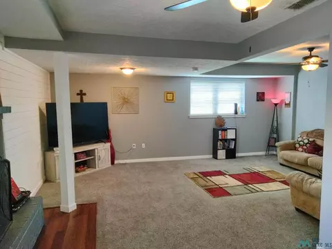 Living - 2100 Miller St, Clovis, NM 88101 photo 2 of 7