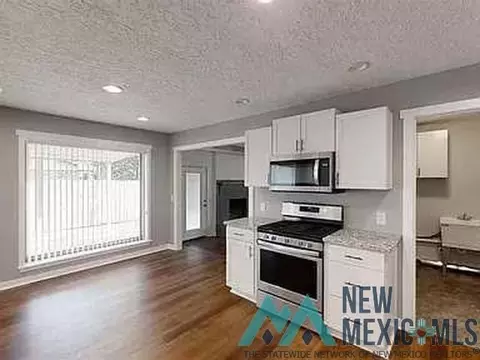 Kitchen - 2100 Miller St, Clovis, NM 88101 photo 3 of 10
