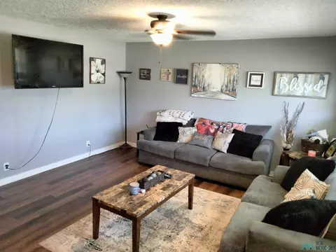 Living - 2100 Miller St, Clovis, NM 88101 photo 1 of 7