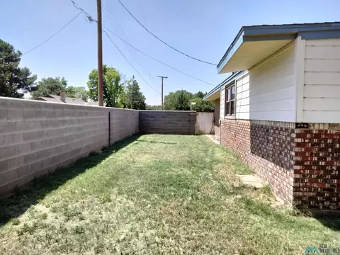 Exterior - 2100 Miller St, Clovis, NM 88101 photo 8 of 12