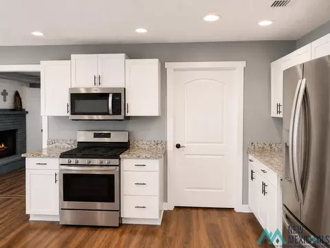 Kitchen - 2100 Miller St, Clovis, NM 88101 photo 6 of 10