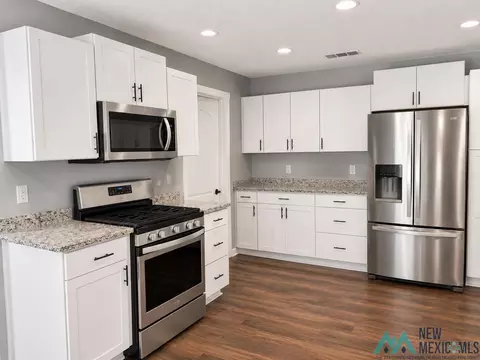Kitchen - 2100 Miller St, Clovis, NM 88101 photo 5 of 10