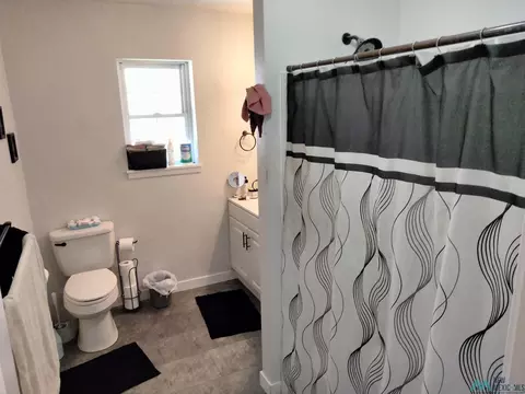 Bath - 2100 Miller St, Clovis, NM 88101 photo 1 of 2