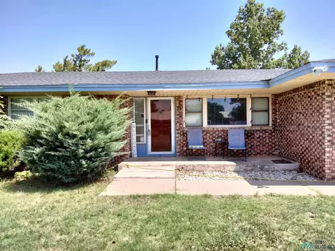 Exterior - 2100 Miller St, Clovis, NM 88101 photo 3 of 12