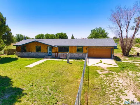 1301 E Fiesta Dr, Carlsbad, NM 88220