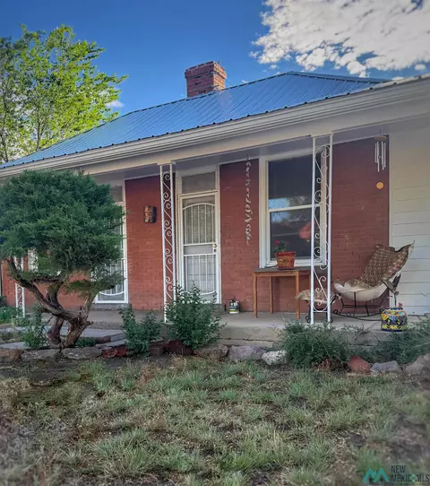 910 3rd St, Las Vegas, NM 87701