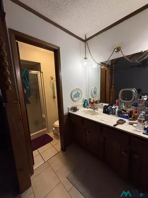 Bath - 1517 Grayson Ct, Clovis, NM 88101 photo 2 of 2