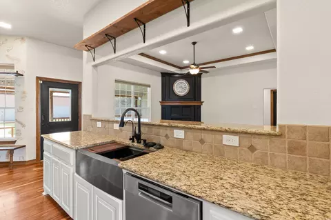 Kitchen - 2009 Kearny, Clovis, NM 88101 photo 4 of 4