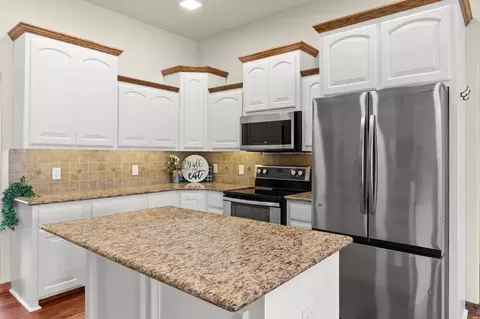 Kitchen - 2009 Kearny, Clovis, NM 88101 photo 2 of 4