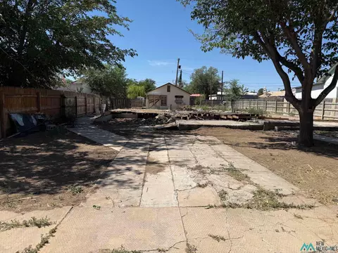 315 W Dallas Ave, Artesia, NM 88210