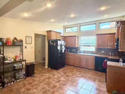 Kitchen - 2012 Stone Pl, Clovis, NM 88101 photo 1 of 3