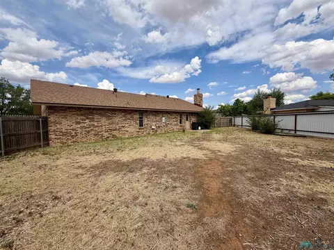 Exterior - 2012 Stone Pl, Clovis, NM 88101 photo 3 of 5