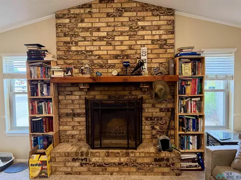 Living - 2012 Stone Pl, Clovis, NM 88101 photo 3 of 3