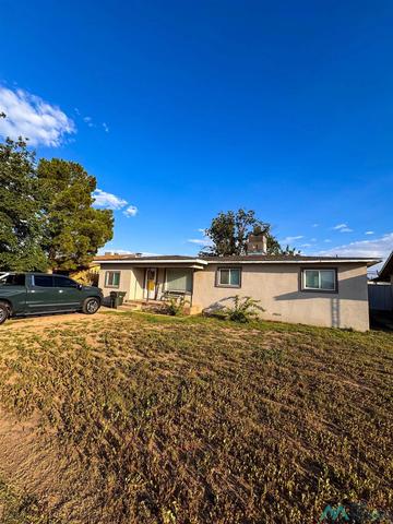2417 Avenue C Ave, Carlsbad, NM 88220